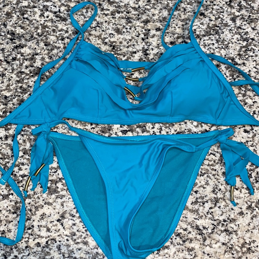 Adore me swimsuit. Top size small. Bottom size medium.